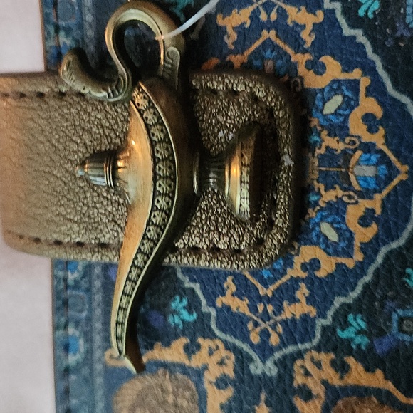 DISNEY 🧞‍♂️ Aladdin - Magic Carpet Wallet - Picture 5 of 7